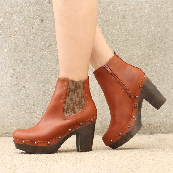 womens clog booties